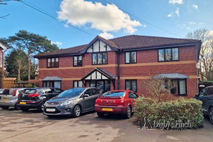 2 Bedroom Flat For Sale In Shelford Road, Radcliffe-On-Trent, Nottingham, NG12