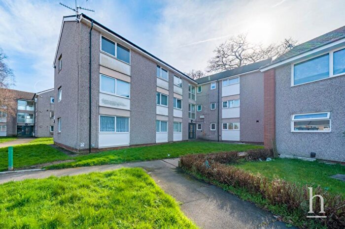 2 Bedroom Flat For Sale In Cornwall Court, Wirral, CH63