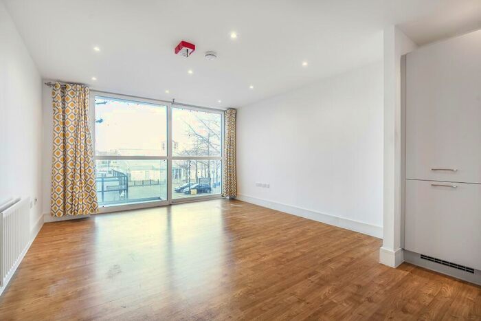 1 Bedroom Apartment To Rent In Tavern Quay, Rope Street, Surrey Docks, SE16