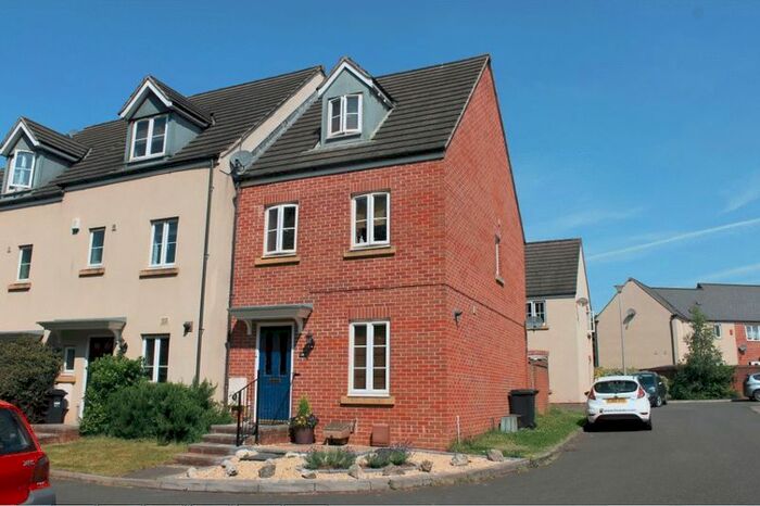 3 Bedroom Property To Rent In Bramley Copse, Bristol BS41