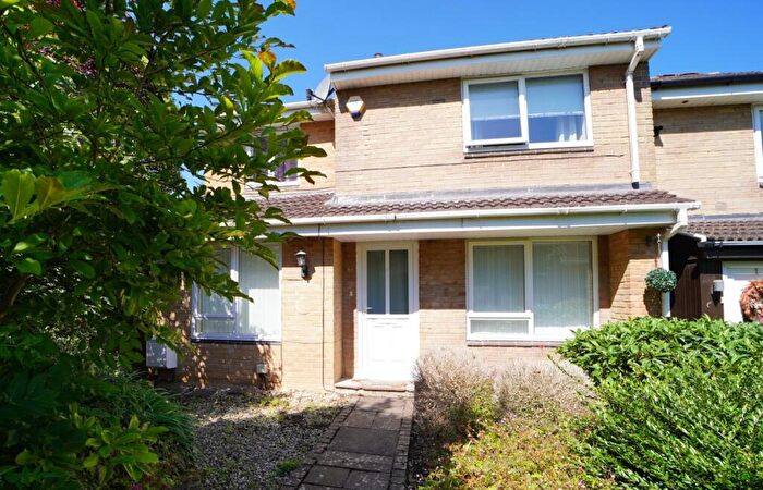 3 Bedroom End Of Terrace House For Sale In Knowlands, Highworth, SN6