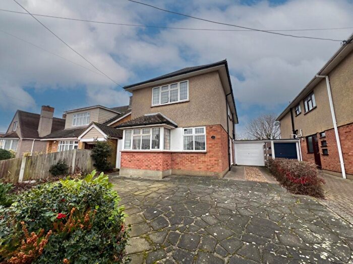 4 Bedroom Detached House To Rent In Bilton Road, Hadleigh, SS7