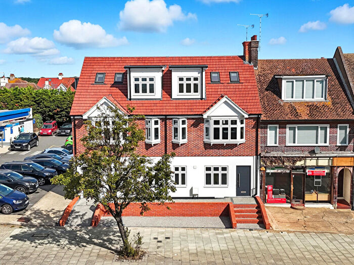 2 Bedroom Apartment For Sale In London Road, Leigh-on-Sea, SS9