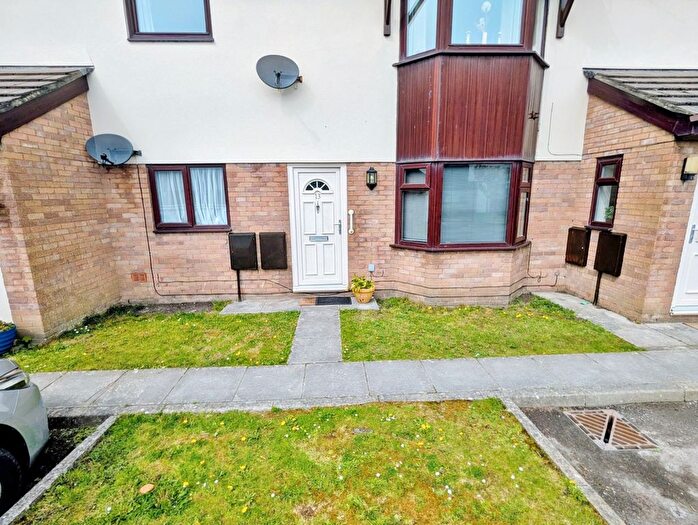 2 Bedroom Flat For Sale In Glan Road, Porthcawl, CF36