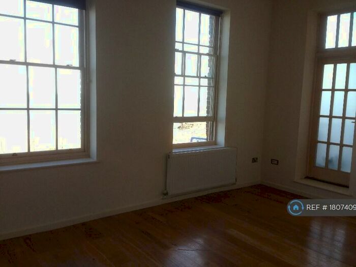 3 Bedroom Flat To Rent In Royal Seabathing, Margate, CT9