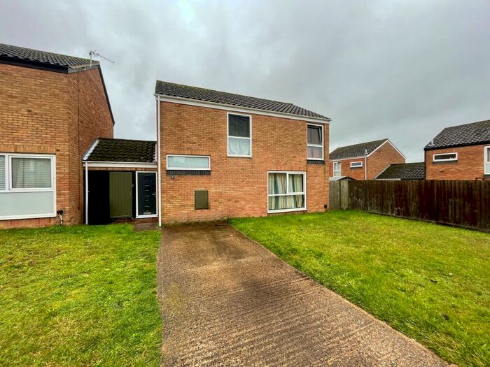 4 Bedroom Link Detached House To Rent In Fir Walk, Raf Lakenheath, Brandon, IP27