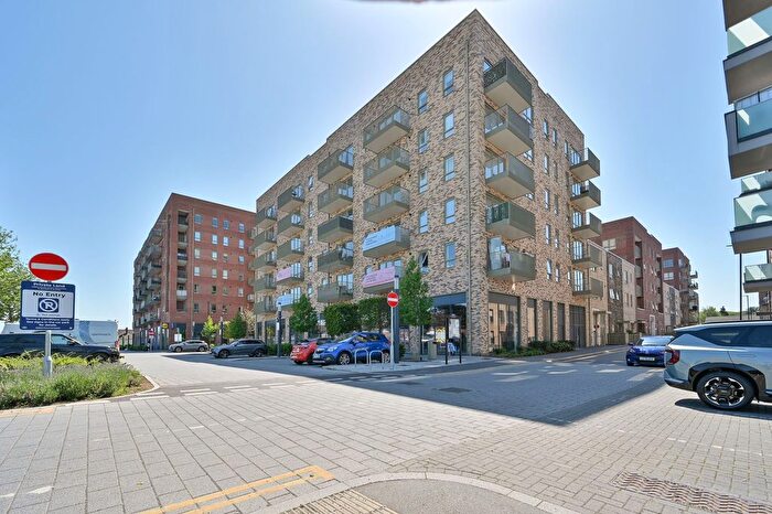 1 Bedroom Flat To Rent In St. Andrews Way, Watford, WD19