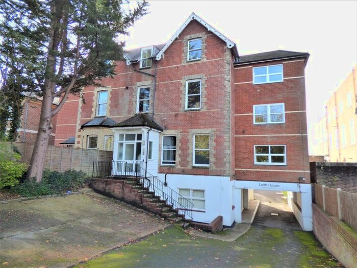 1 Bedroom Flat To Rent In Station Road, Leatherhead, KT22
