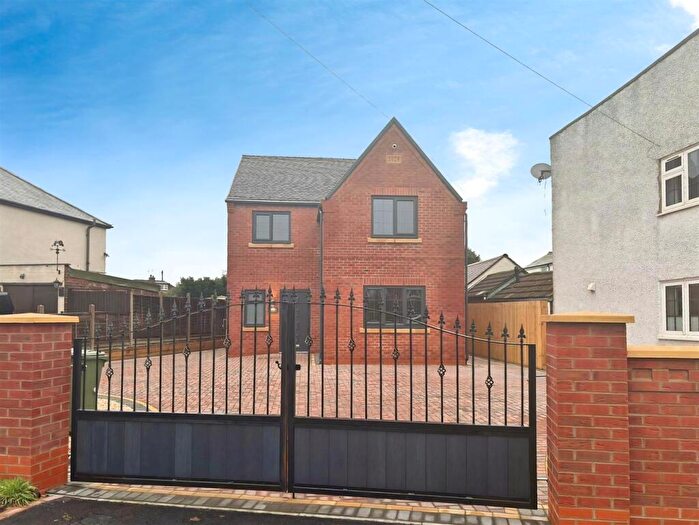 4 Bedroom House To Rent In Wolvey Road, Bulkington, Bedworth, CV12