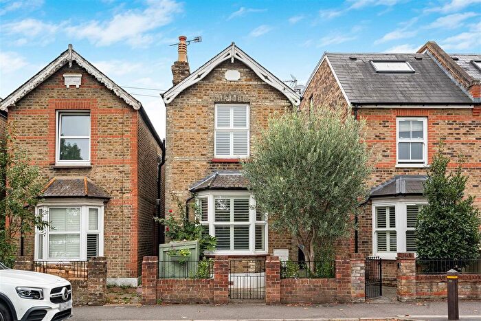 3 Bedroom Detached House For Sale In Elm Road, Kingston Upon Thames, KT2