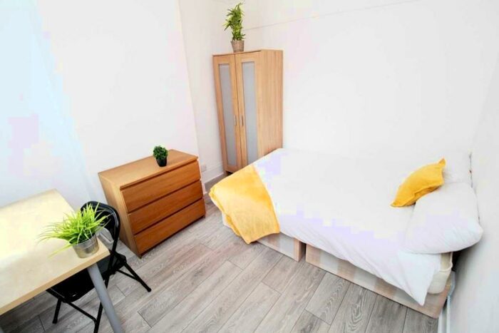 5 Bedroom Terraced House To Rent In Jessie Road, Southsea, Hampshire, PO4