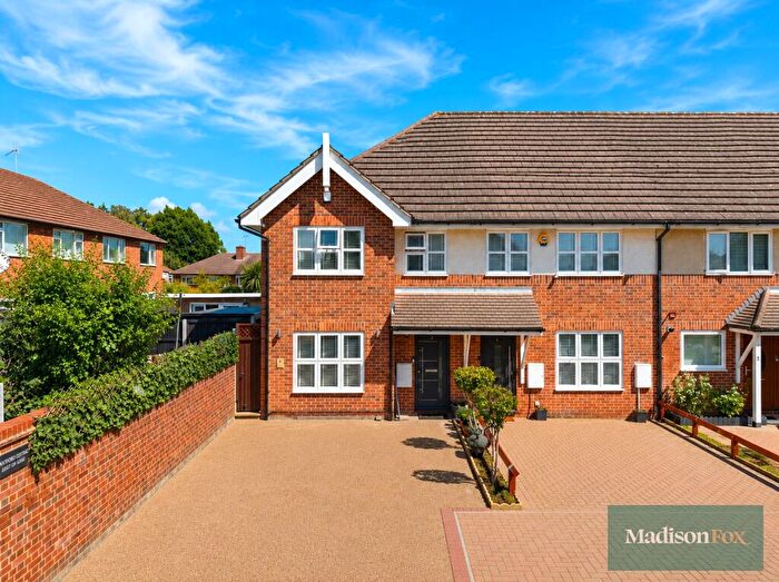 3 Bedroom End Of Terrace House For Sale In Silver Birch Mews, Ilford, Essex, IG6