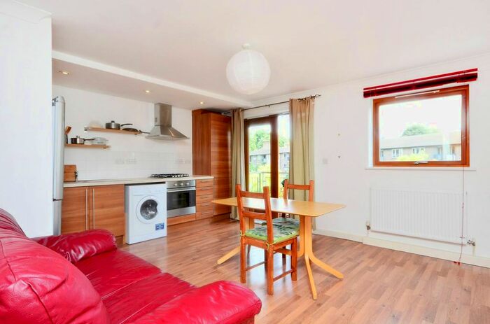 1 Bedroom Flat To Rent In Cazenove Road, Stoke Newington, London, N16