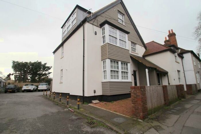 2 Bedroom Flat To Rent In High Street, Hamble, SO31