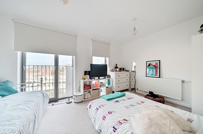 2 Bedroom Flat For Sale In Katie Court, Edwin Street, London, E16
