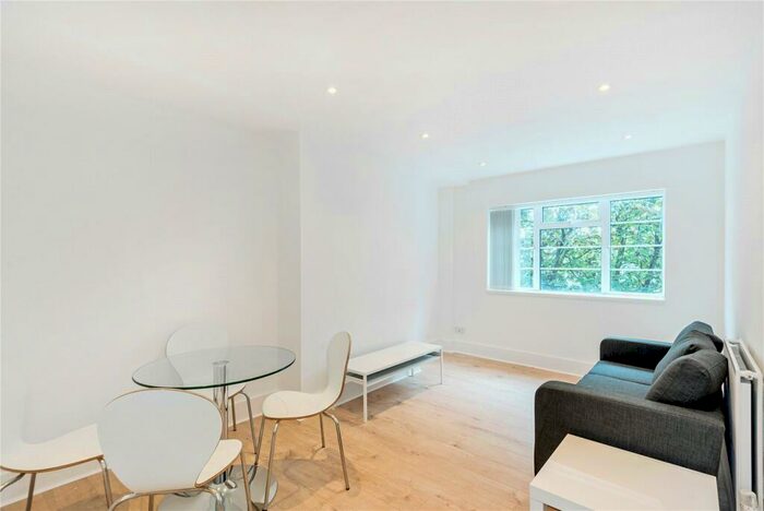 2 Bedroom Flat To Rent In Devon House, - Upper Street, N1