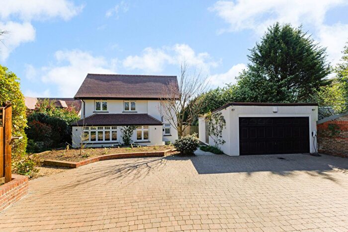 4 Bedroom Detached House For Sale In Turners Hill Road, East Grinstead, RH19