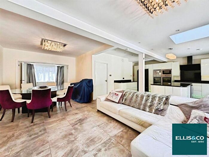 5 Bedroom Semi-Detached House For Sale In Colindeep Gardens, Hendon, NW4