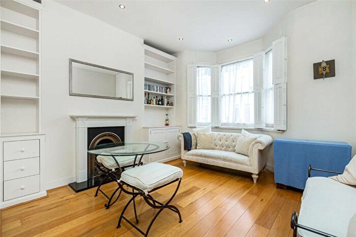 2 Bedroom Flat For Sale In Chesson Road, Fulham, London, W14