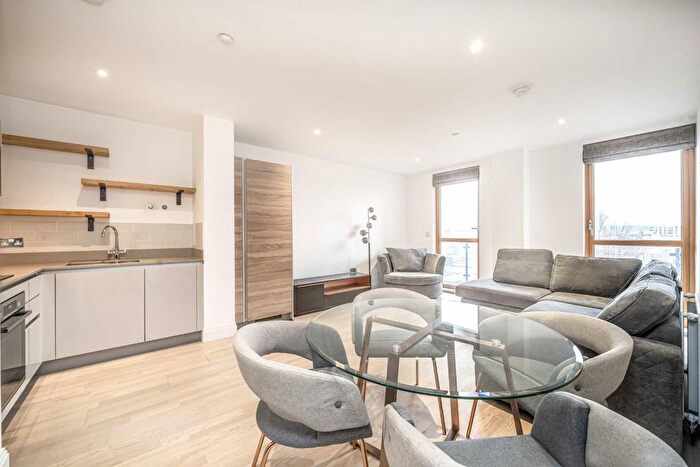 2 Bedroom Flat For Sale In Blagdon Road, New Malden, KT3