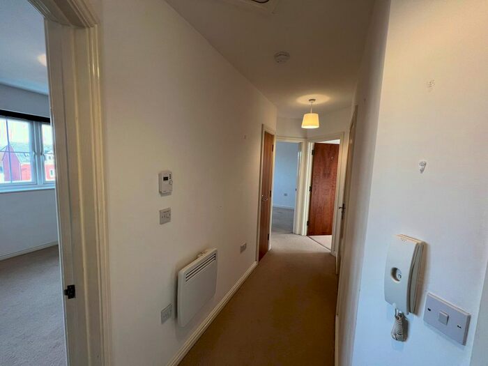 2 Bedroom Flat To Rent In Mills Avenue, Gorseinon SA4