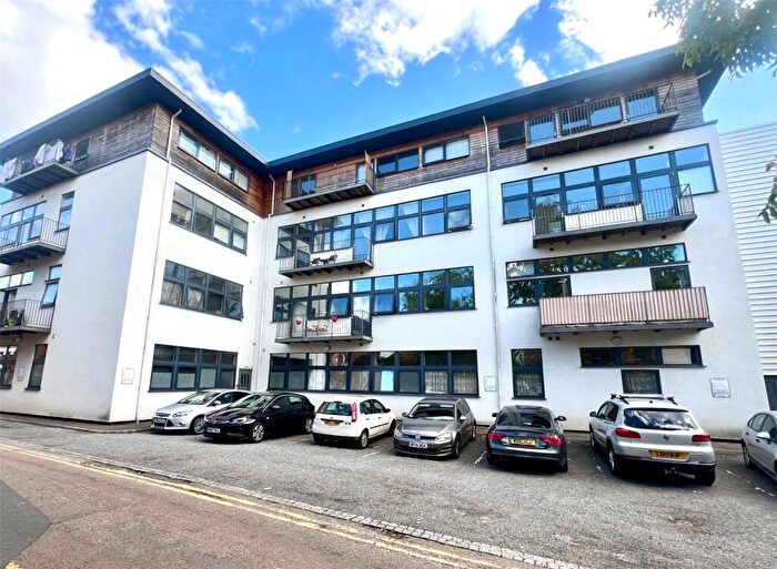 2 Bedroom Flat To Rent In Queen Street, Wellingborough, Northamptonshire, NN8