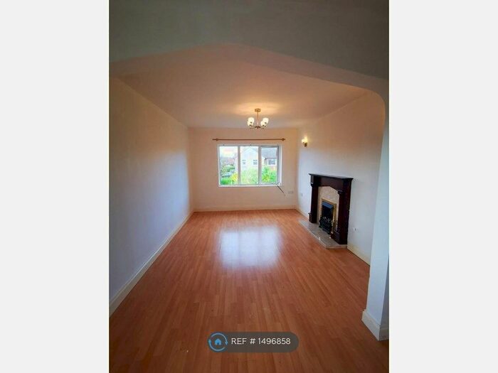 2 Bedroom Flat To Rent In Newhall Road, Chester, CH2