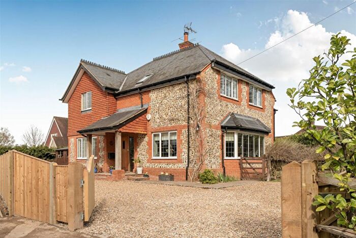 4 Bedroom Detached House For Sale In Lynx Hill, East Horsley, KT24