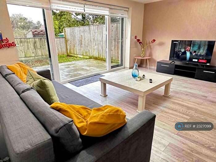 2 Bedroom Flat To Rent In Pinnocks Way, Oxford, OX2