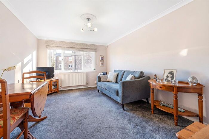 1 Bedroom Flat For Sale In Ringwold Close, Beckenham, BR3