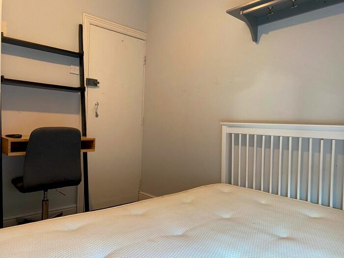 4 Bedroom End Of Terrace House To Rent In Thesiger Street, Lincoln, LN5