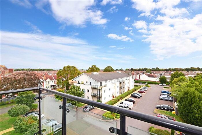 2 Bedroom Flat For Sale In Gisors Road, Southsea, Portsmouth, PO4