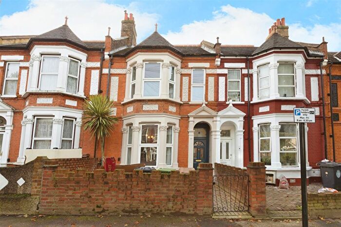 4 Bedroom Property To Rent In Abbotts Park Road, London, E10
