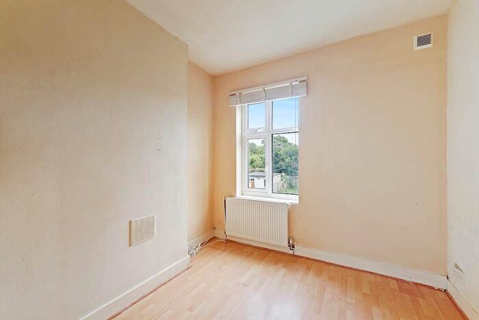 3 Bedroom Terraced House For Sale In South Birkbeck Road, London, E11