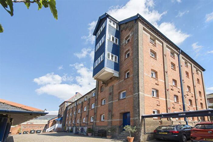 2 Bedroom Flat To Rent In Spring Road, Weymouth, DT4