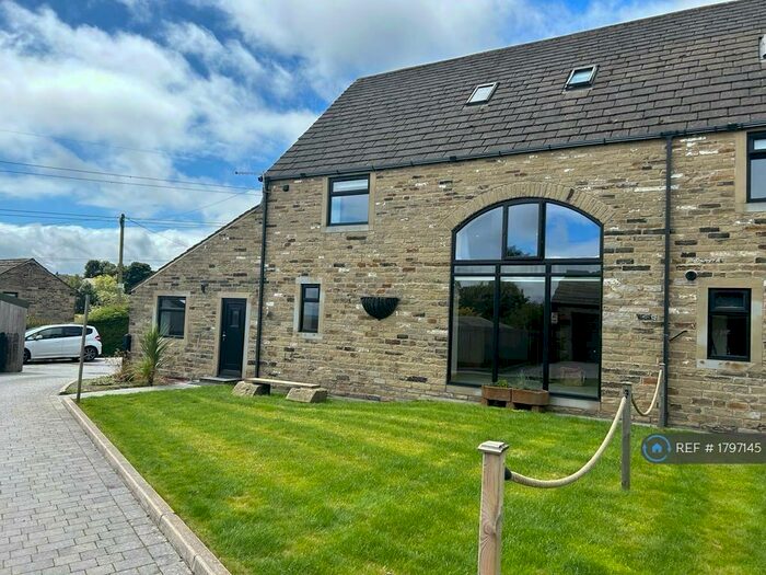5 Bedroom Semi-Detached House To Rent In Warrenhouse Lane, Huddersfield, HD3