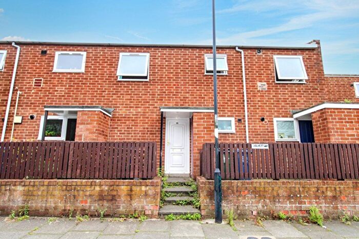 3 Bedroom Flat For Sale In North View, Heaton, Newcastle Upon Tyne, NE6