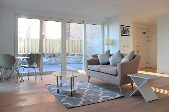 2 Bedroom Apartment To Rent In Walton Heights, Walworth Road, London, SE17