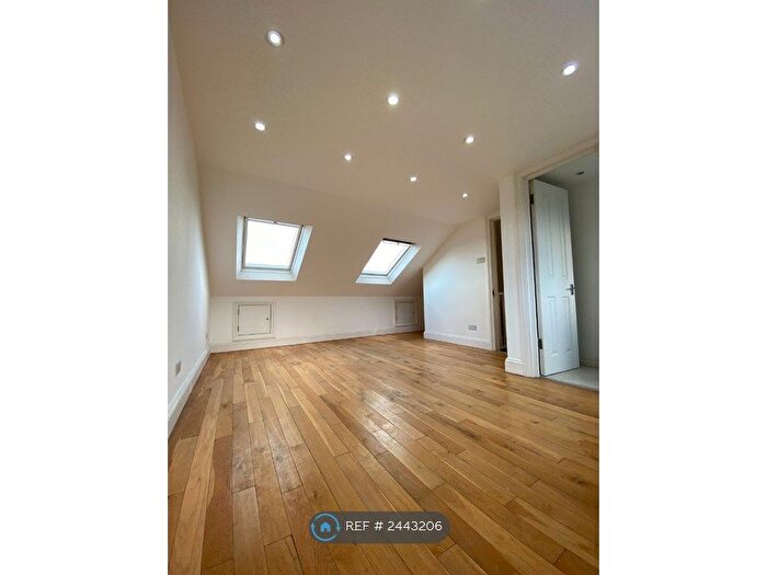 5 Bedroom Terraced House To Rent In Sydenham Road, Croydon, CR0