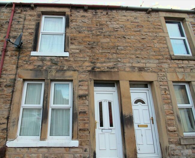 2 Bedroom House To Rent In Alexandra Road, Lancaster, LA1