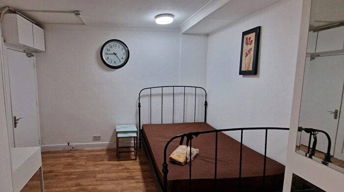 Studio To Rent In Dehar Crescent, London, NW9