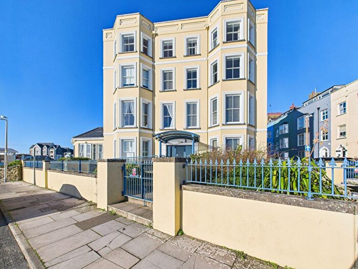 3 Bedroom Flat For Sale In Esplanade, Tenby, SA70