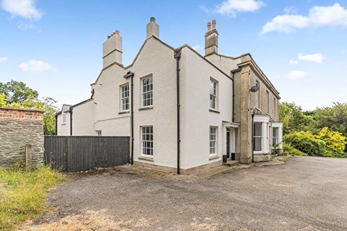 4 Bedroom Character Property To Rent In Oakleigh Annex, Bristol, BS31