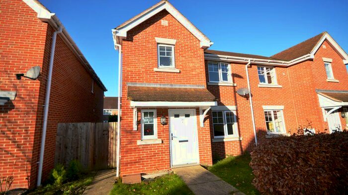 3 Bedroom Semi-Detached House To Rent In Turbary Road Fleet, GU51