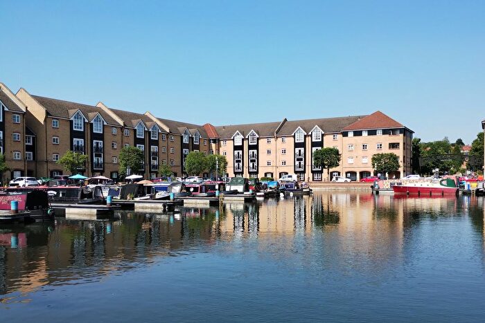 1 Bedroom Flat For Sale In Evans Wharf, Apsley Lock, HP3