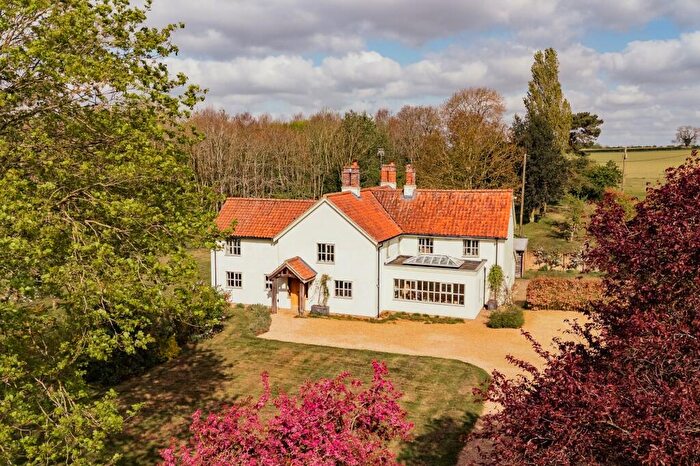 5 Bedroom Detached House For Sale In A Lovingly Restored Farmhouse In Great Massingham, PE32