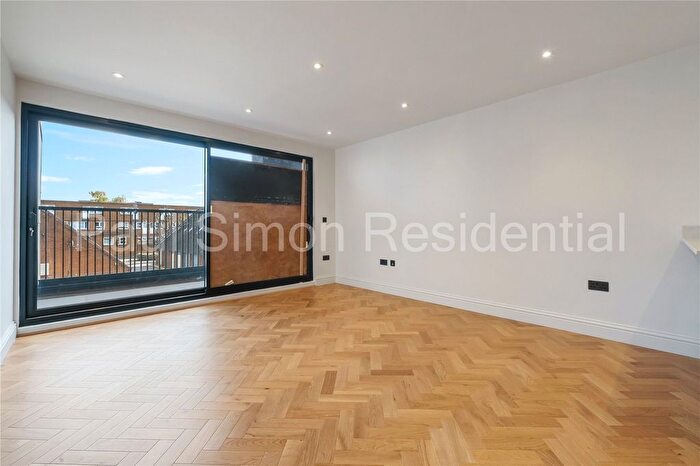 2 Bedroom Property For Sale In Roman Way, Islington, London, N7