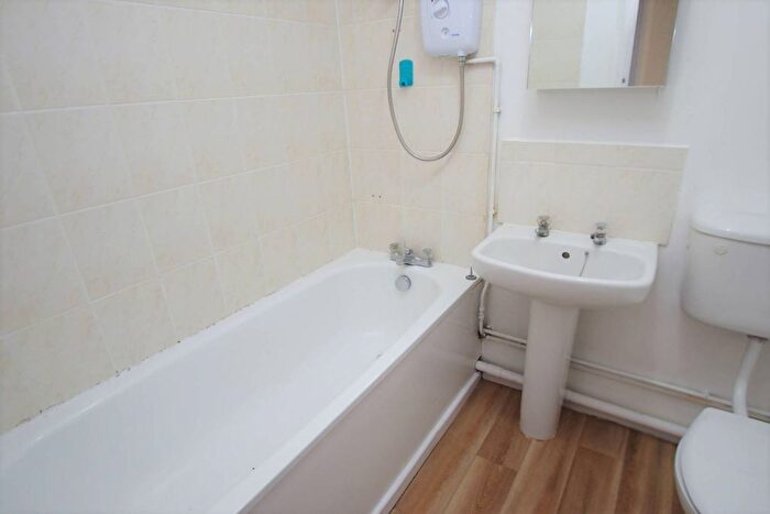 1 Bedroom Flat To Rent In Scammel Way, Watford, WD18