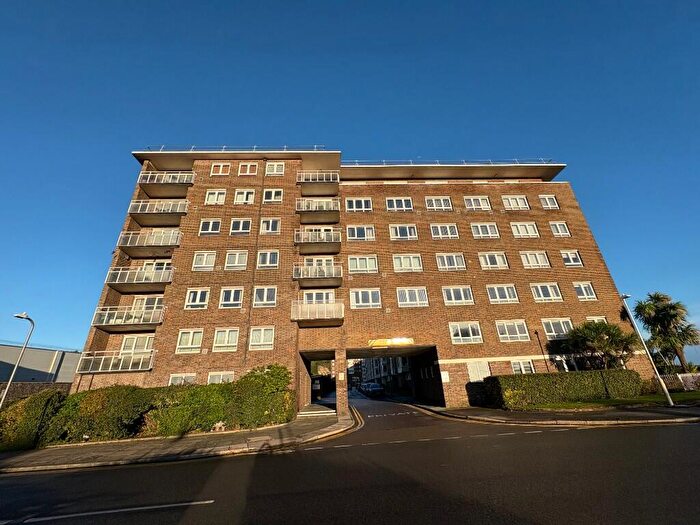 2 Bedroom Apartment For Sale In Dover, CT16