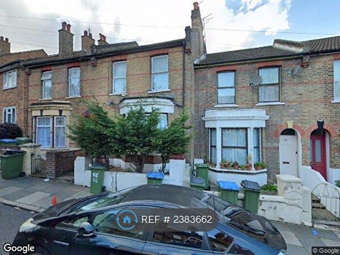 3 Bedroom Terraced House To Rent In Lakedale Road, London, SE18
